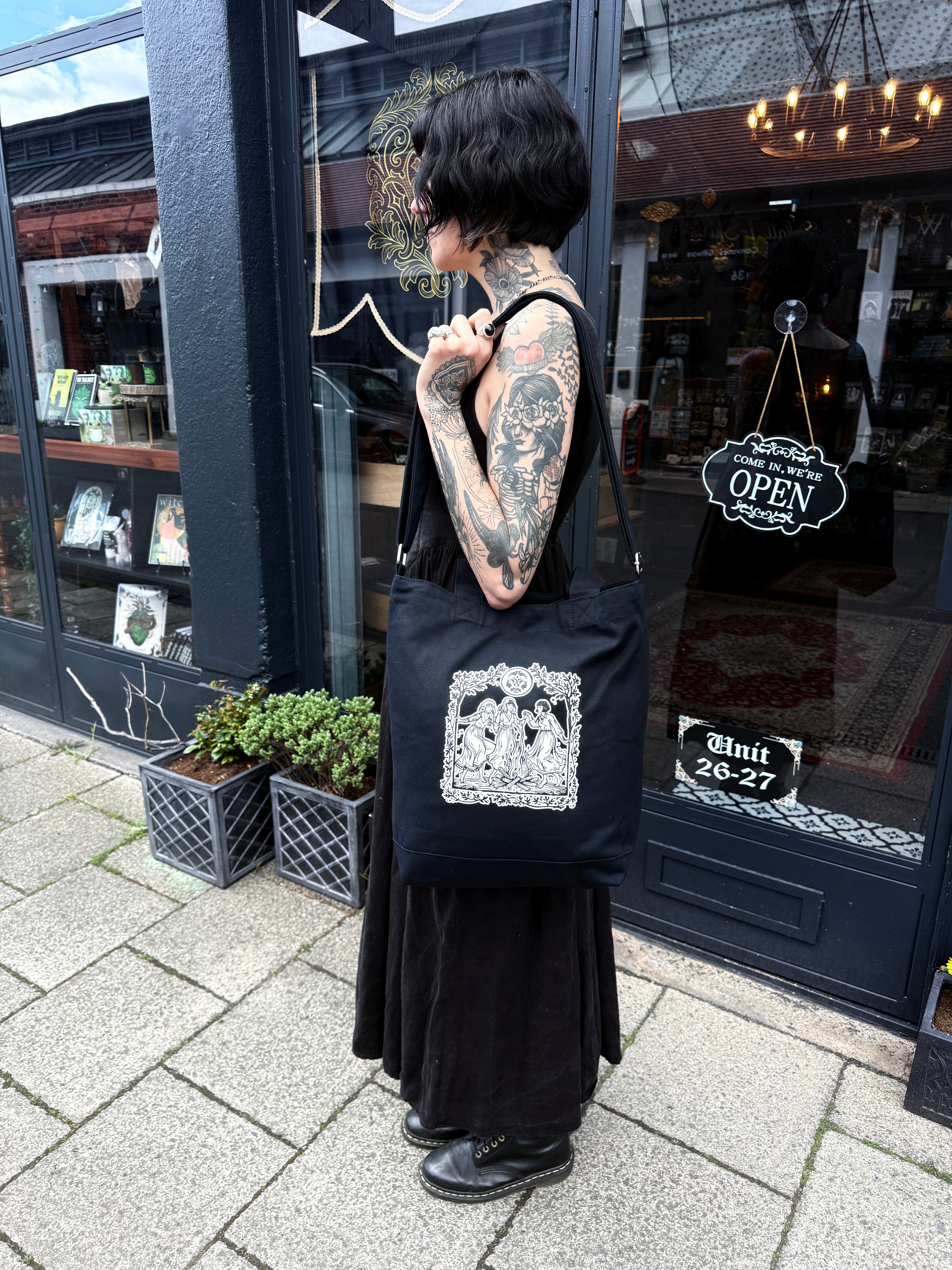 3 Witches Tote Bag