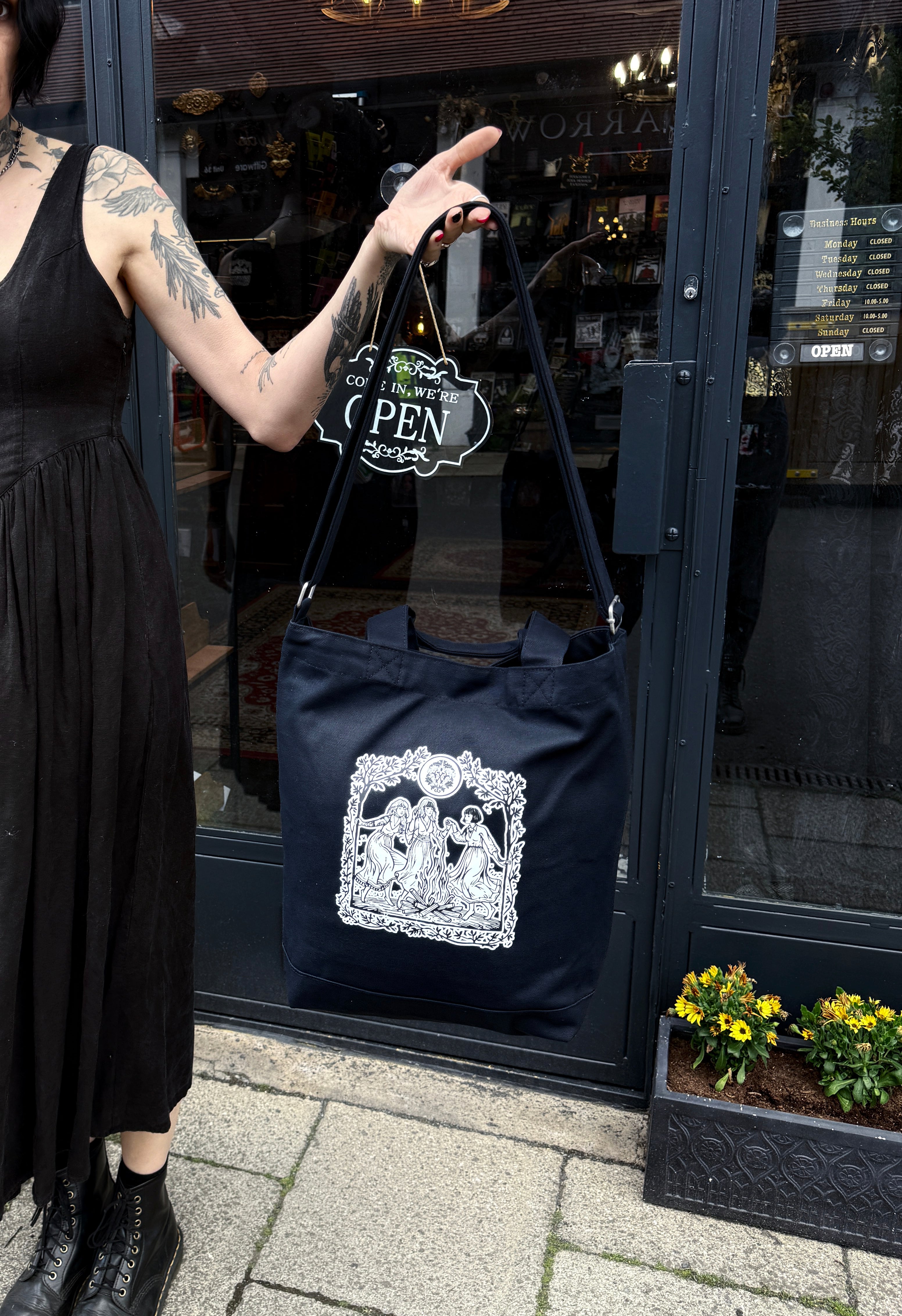 3 Witches Tote Bag