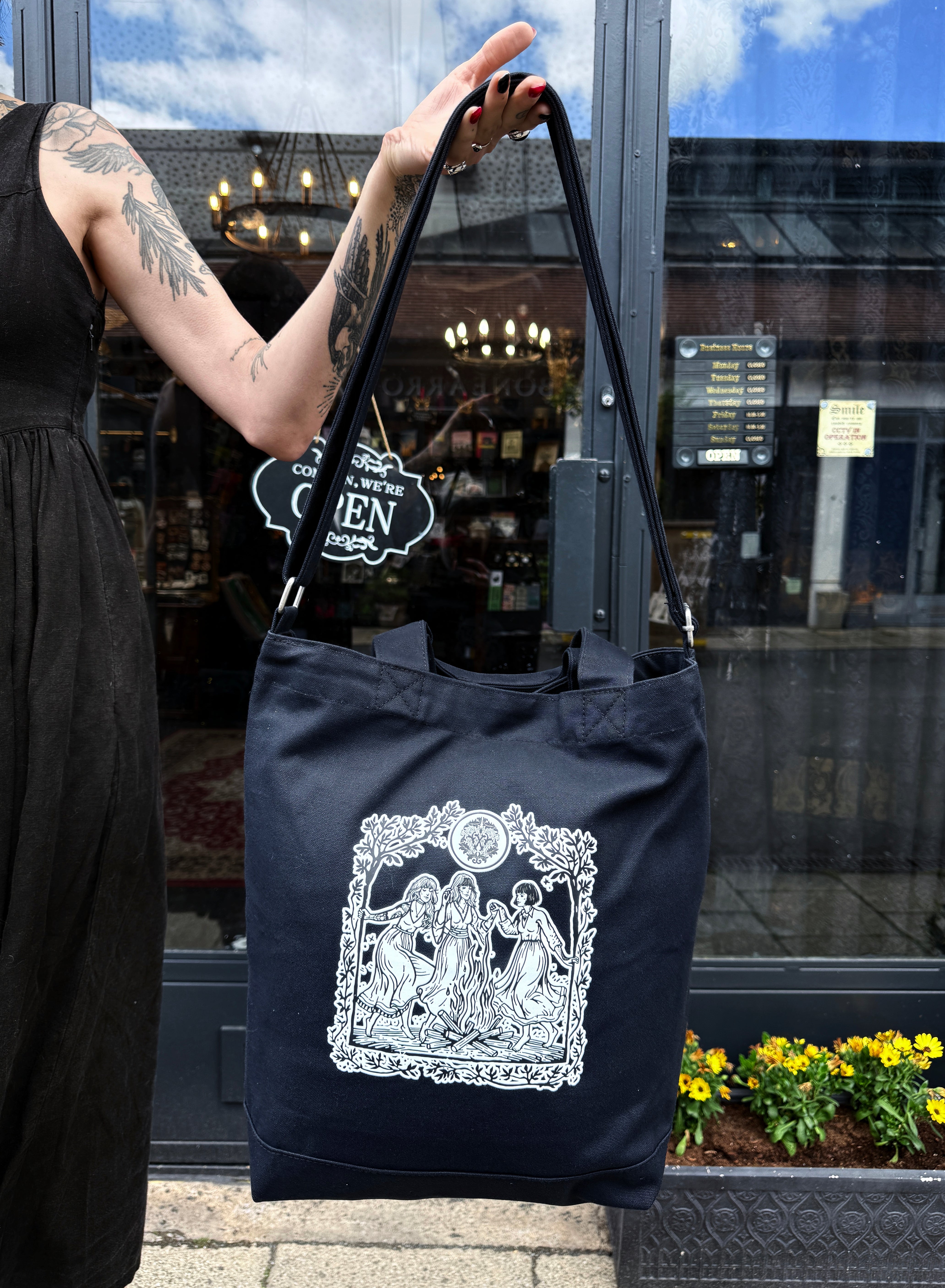 3 Witches Tote Bag