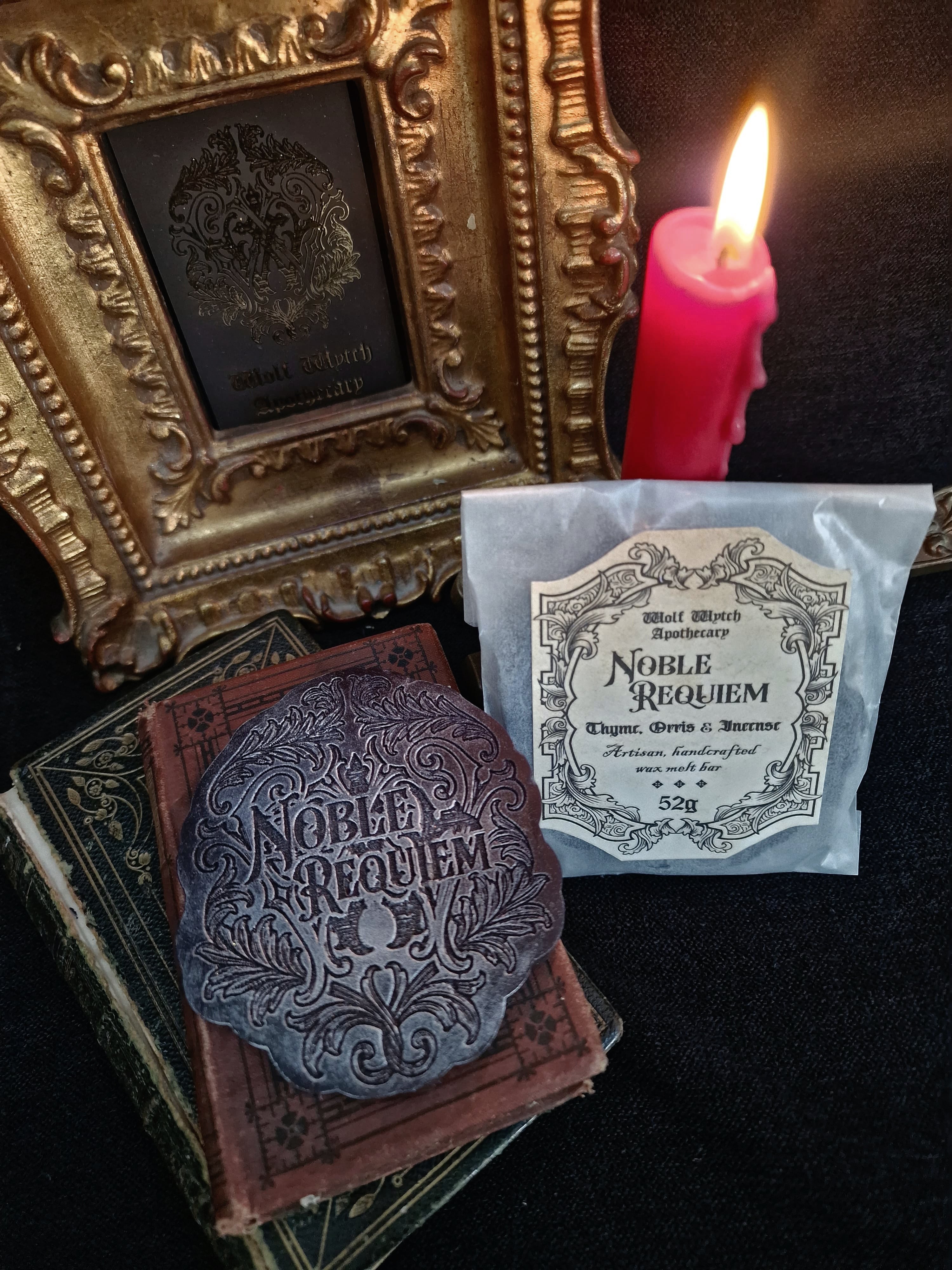 Noble Requiem Monogram Wax Melt