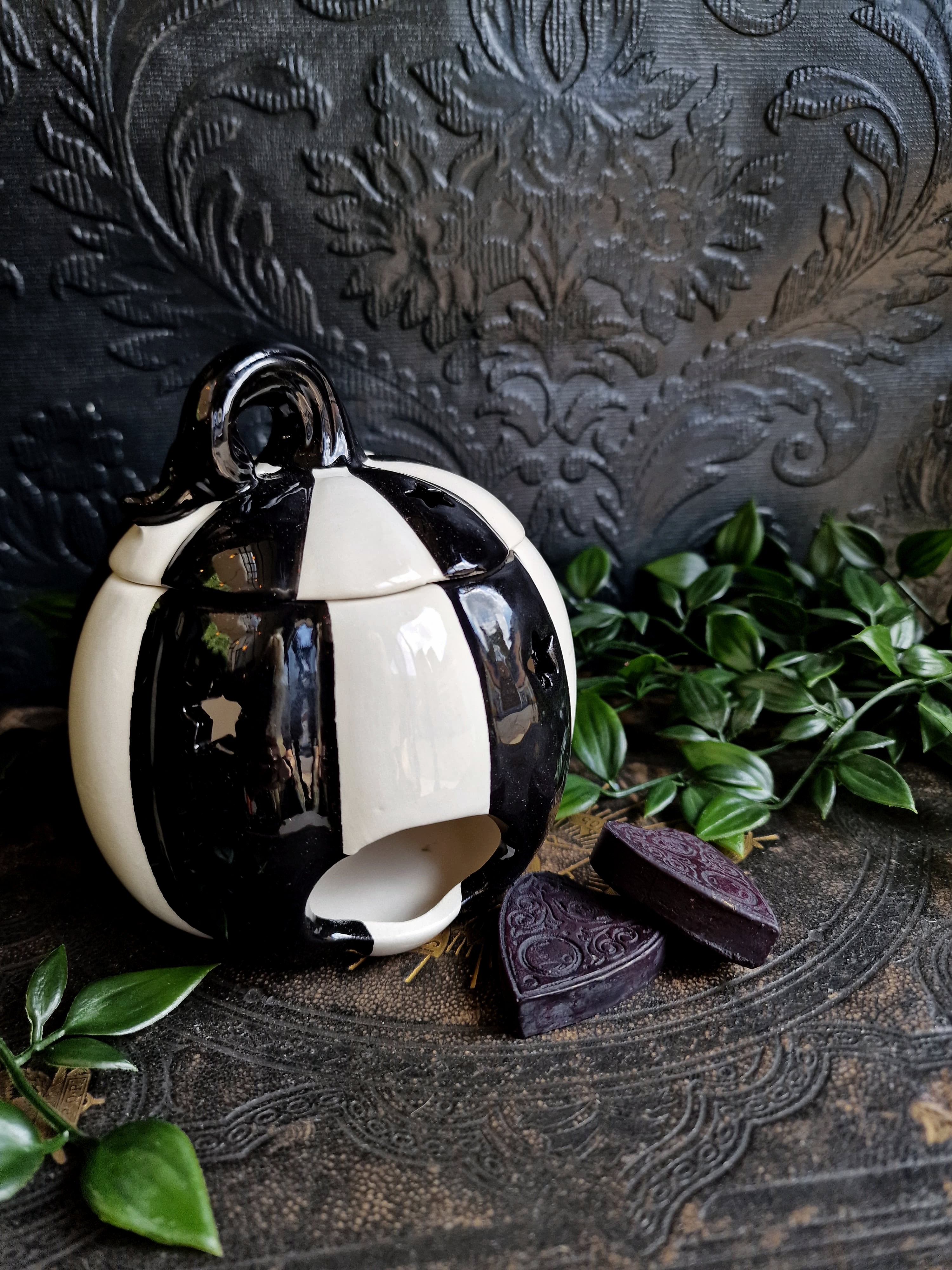 Black & White Pumpkin Oil Burner