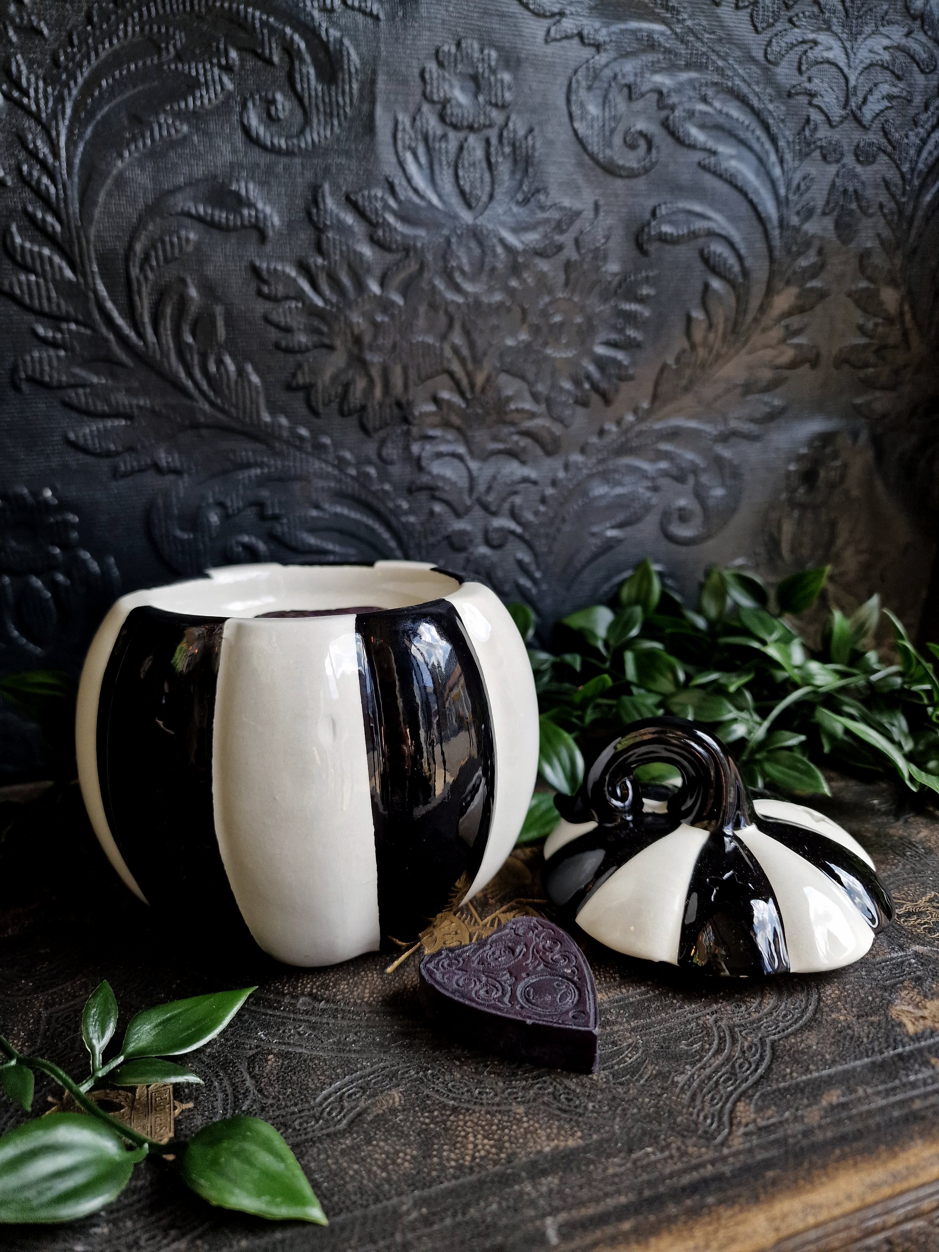 Black & White Pumpkin Oil Burner