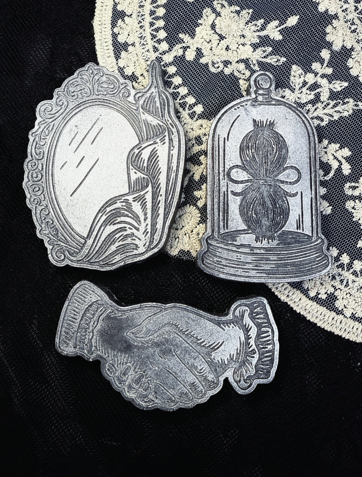 The Mourning Requiem Wax Melts | Black Amber, Moss & Sandalwood