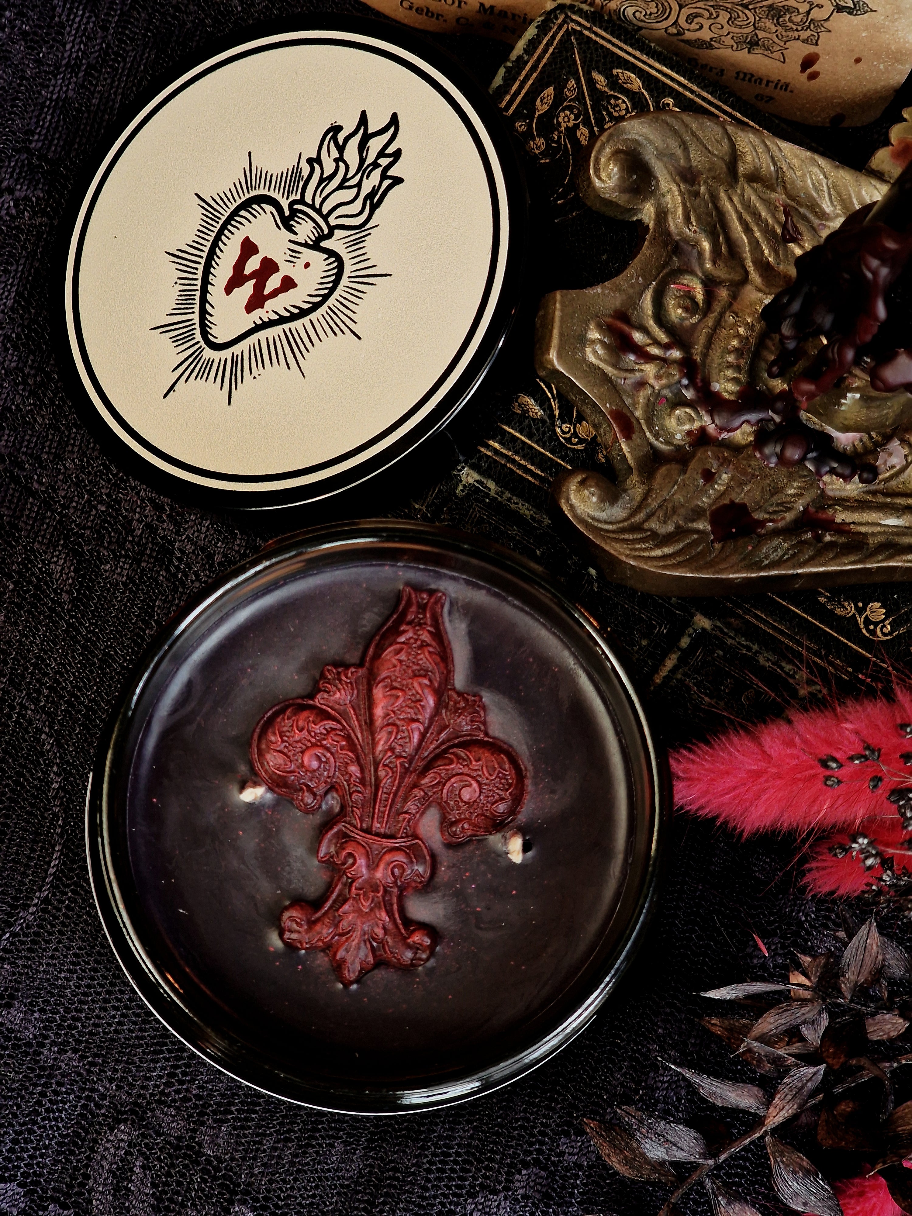 The Red Queen Candle