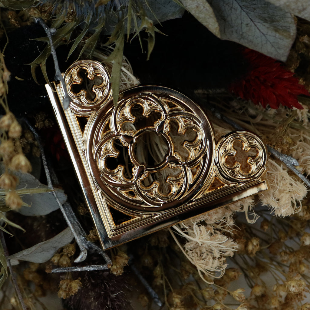 The Gothic Corner Pin