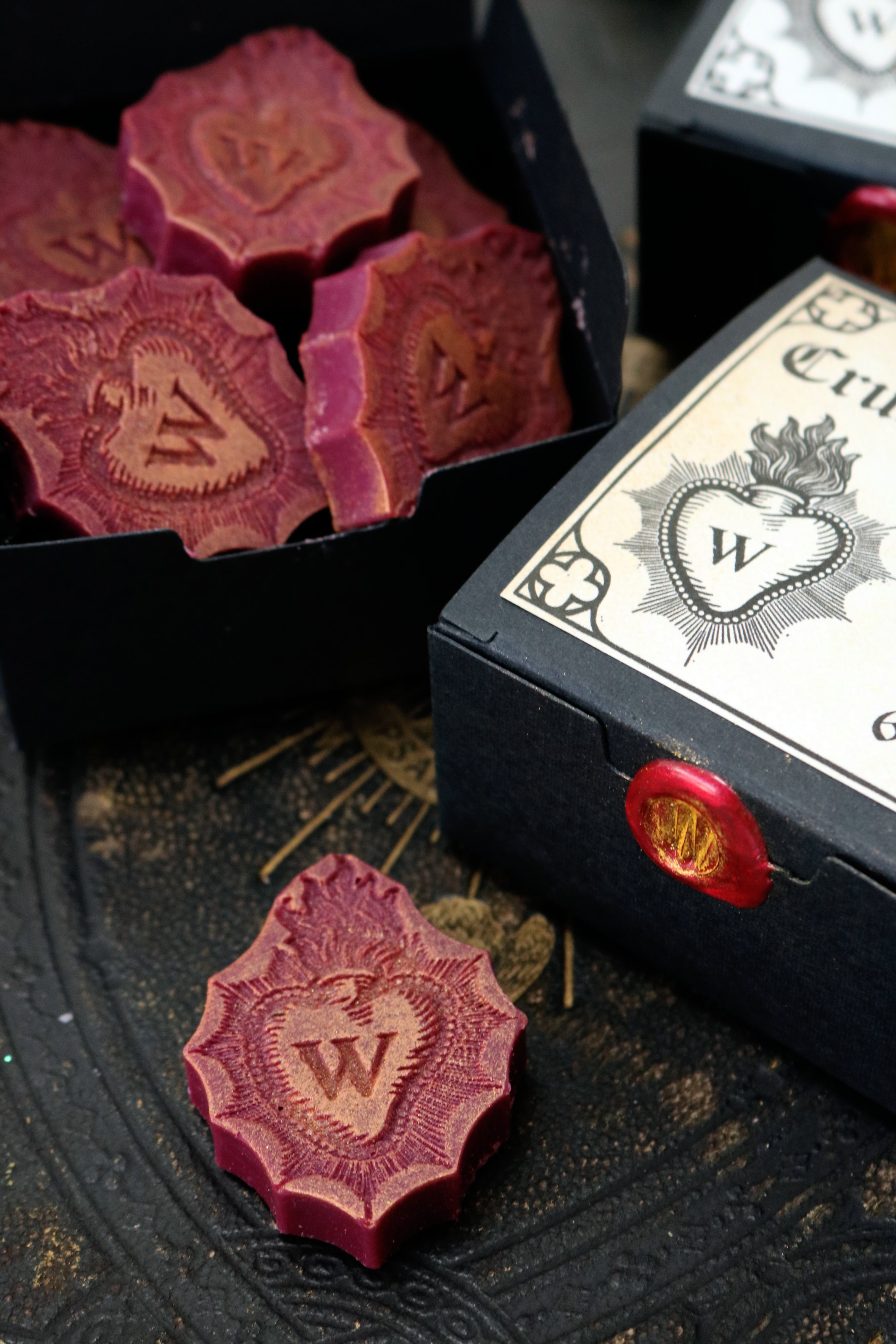 Crucifix Kiss Ornate Wax Melts