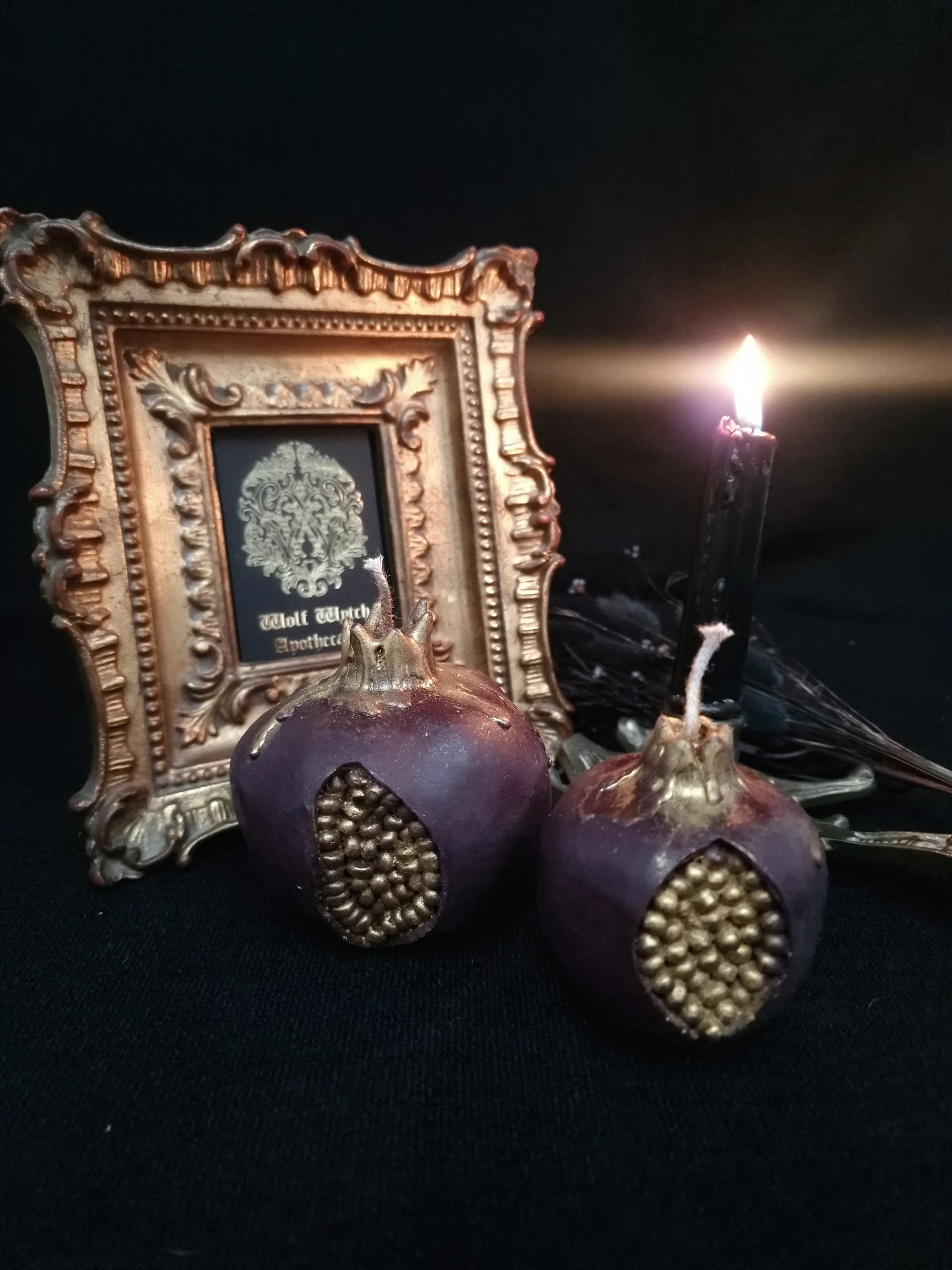 Persephone's Pomegranate Candle | Black Pomegranate