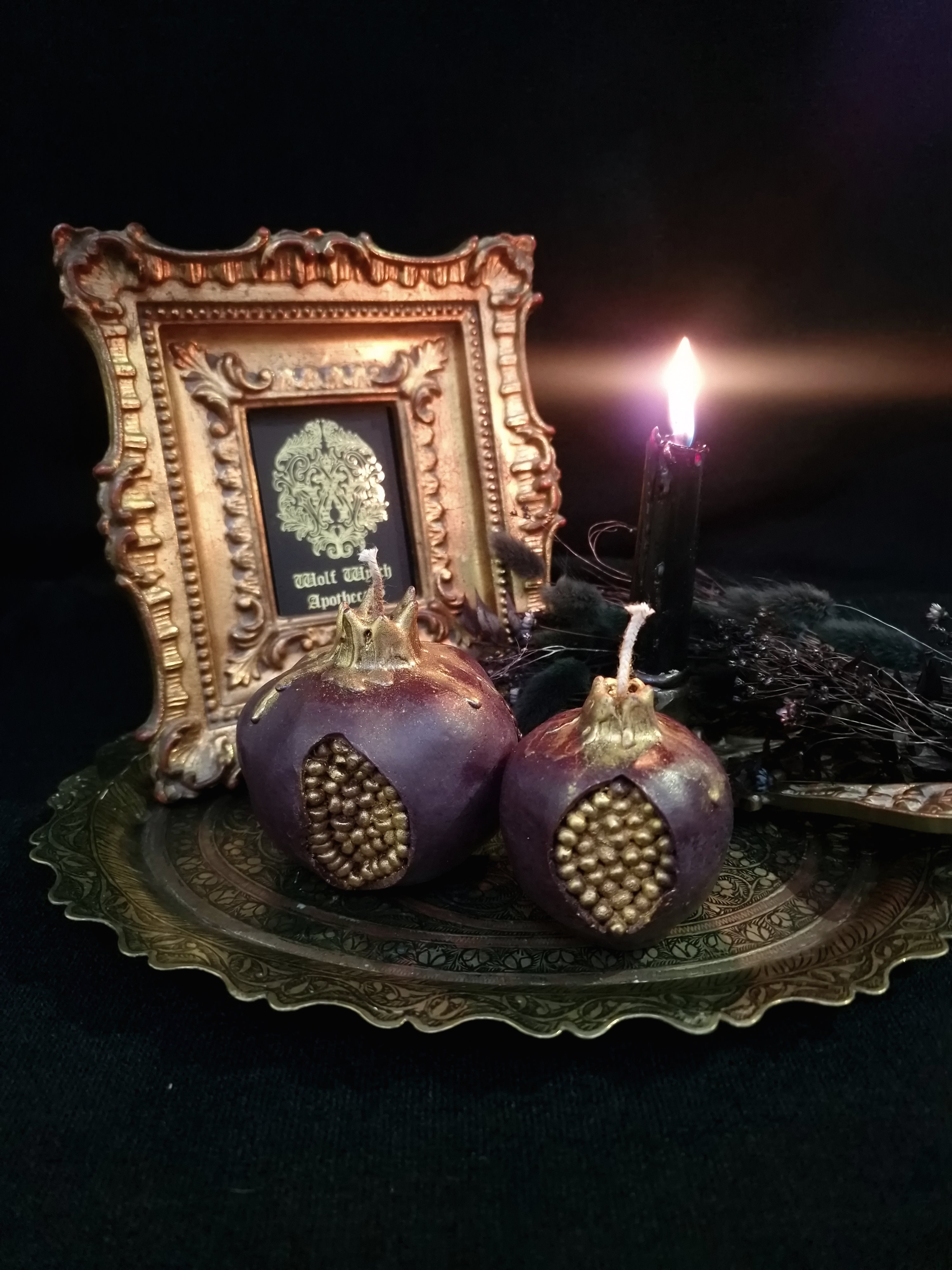 Persephone's Pomegranate Candle | Black Pomegranate