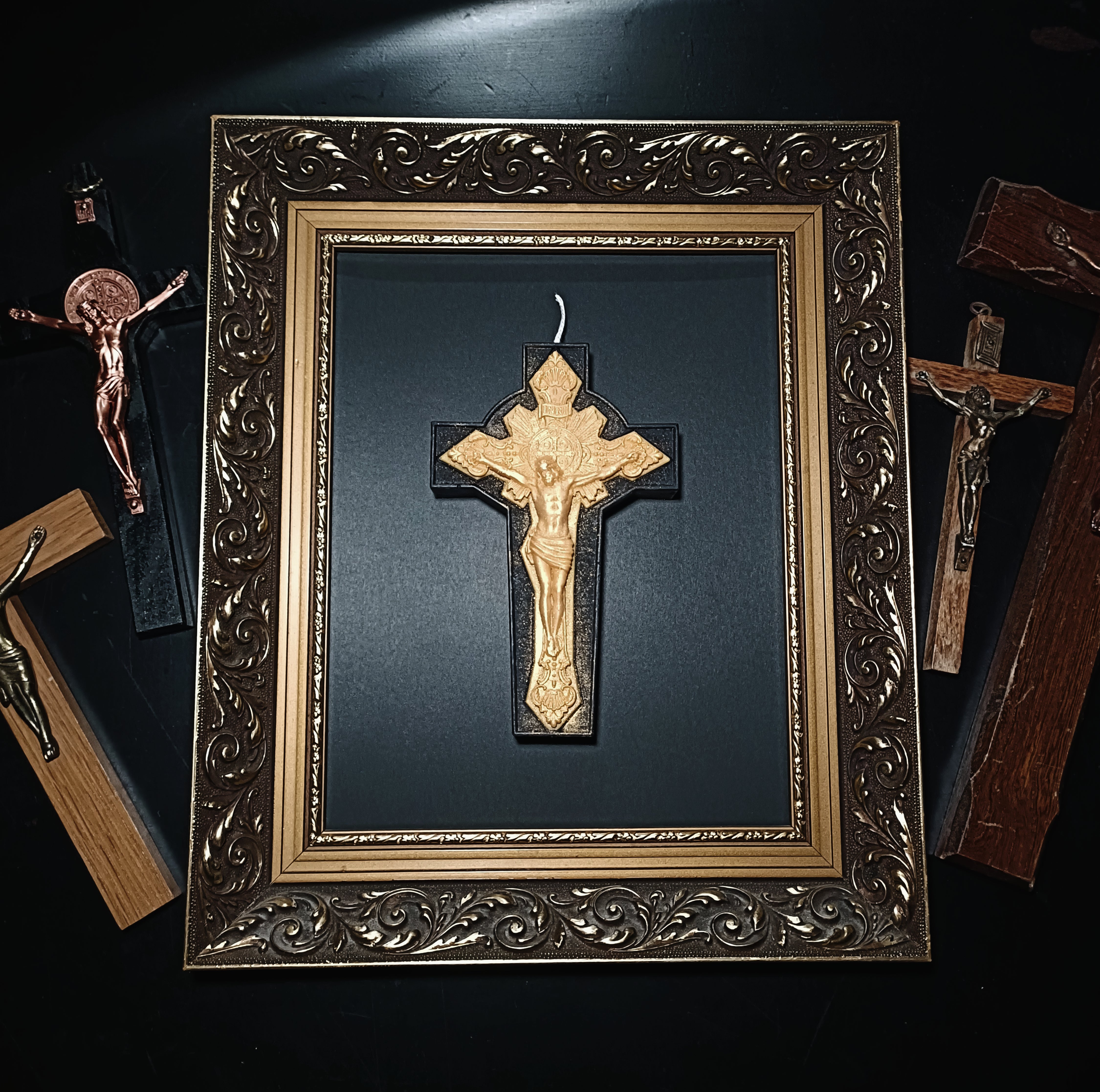 Resurrection Crucifix Candle