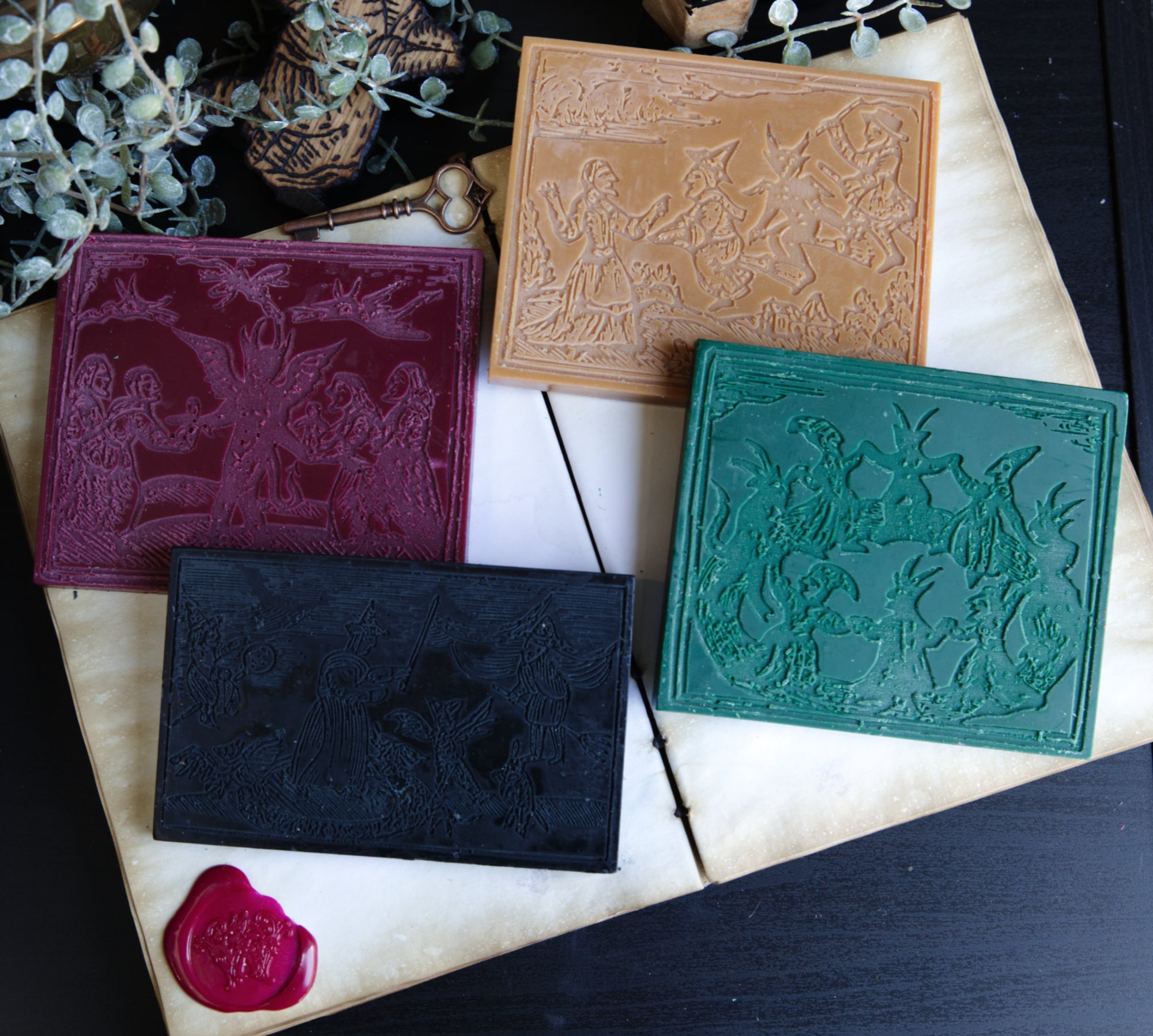 Witches and Woodcuts Snap Bar Set