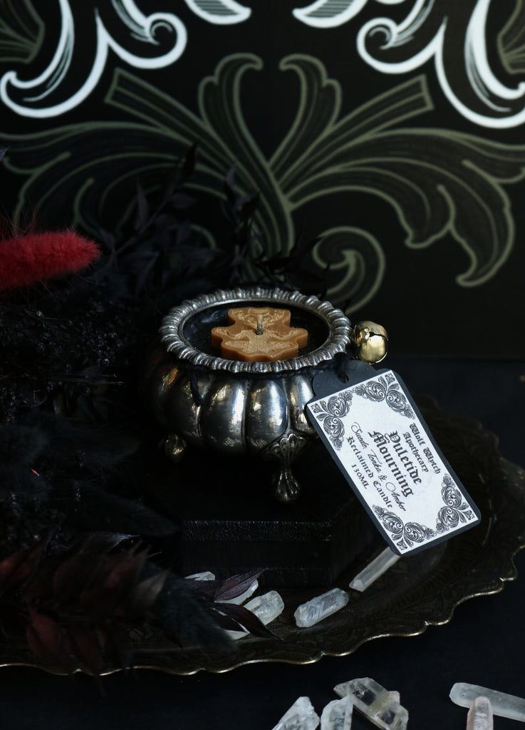 Yuletide Mourning Victorian Pumpkin Shaped Cauldron Candle 130ml