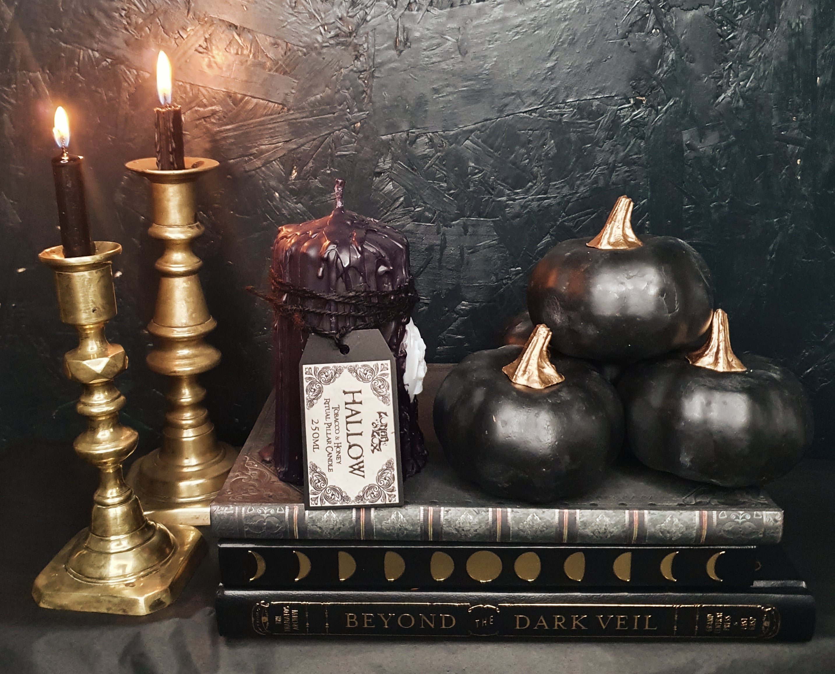 Hallow Ritual 'Weeping' Candle | Tobacco & Honey