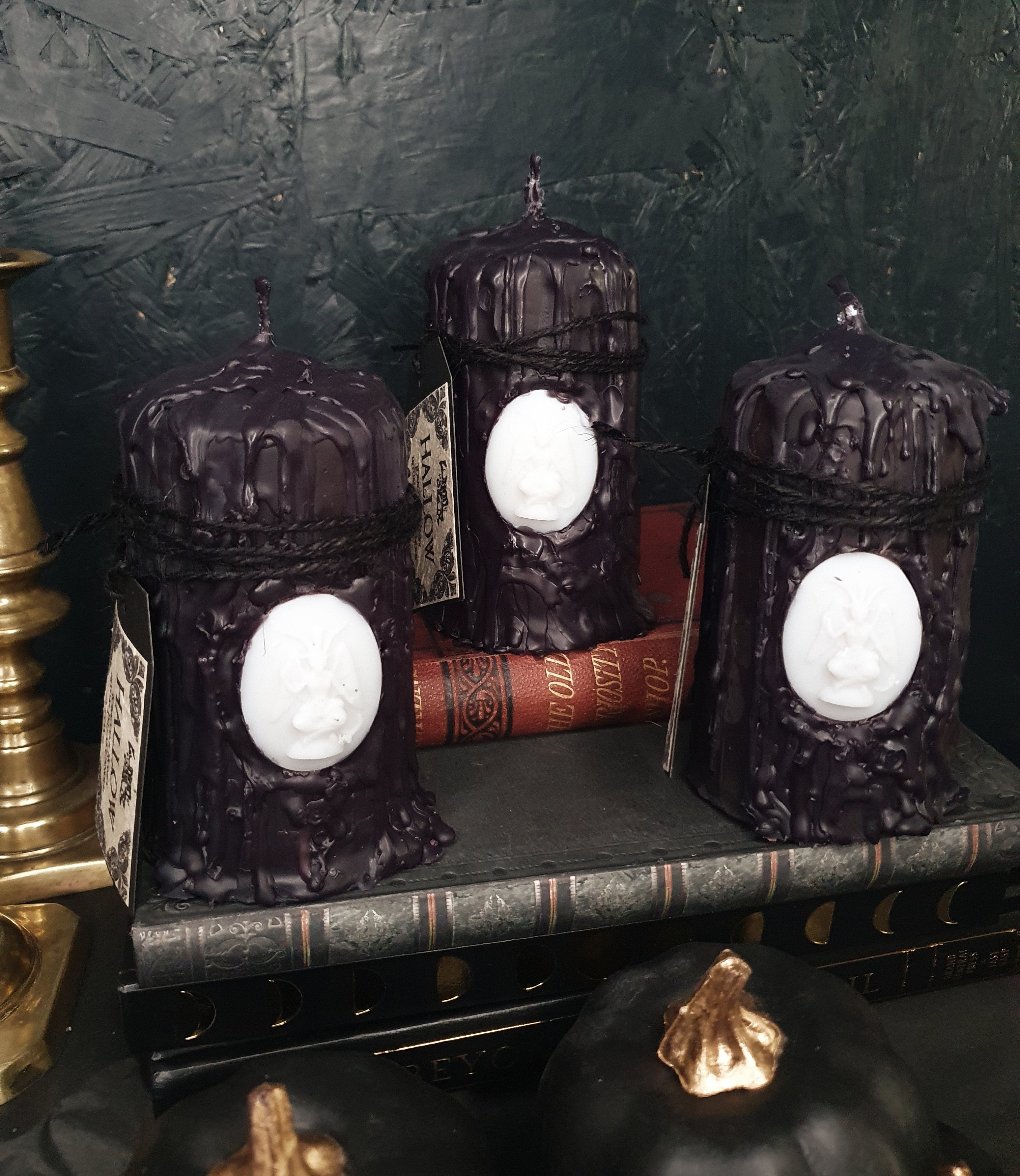 Hallow Ritual 'Weeping' Candle | Tobacco & Honey