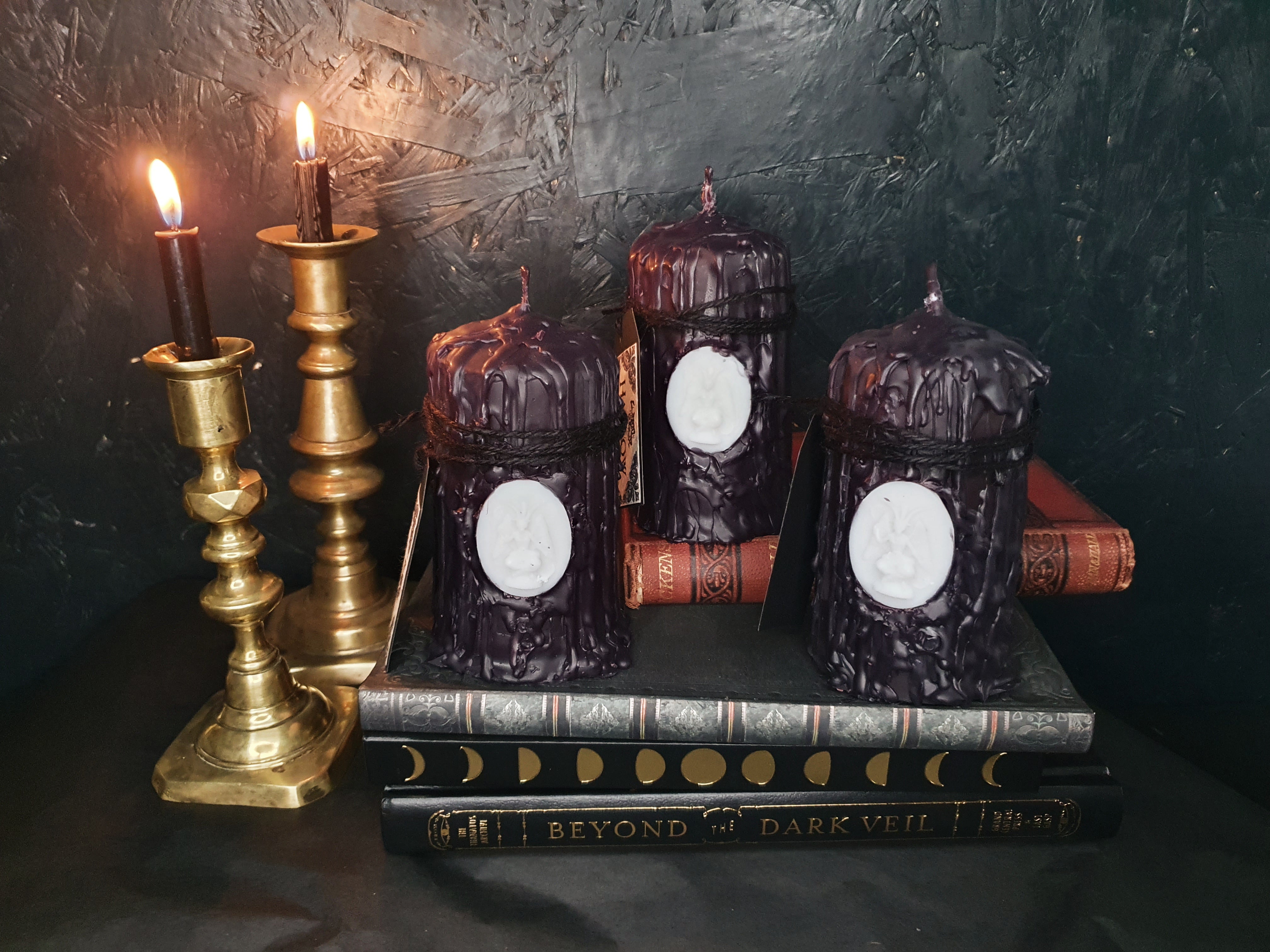 Hallow Ritual 'Weeping' Candle | Tobacco & Honey