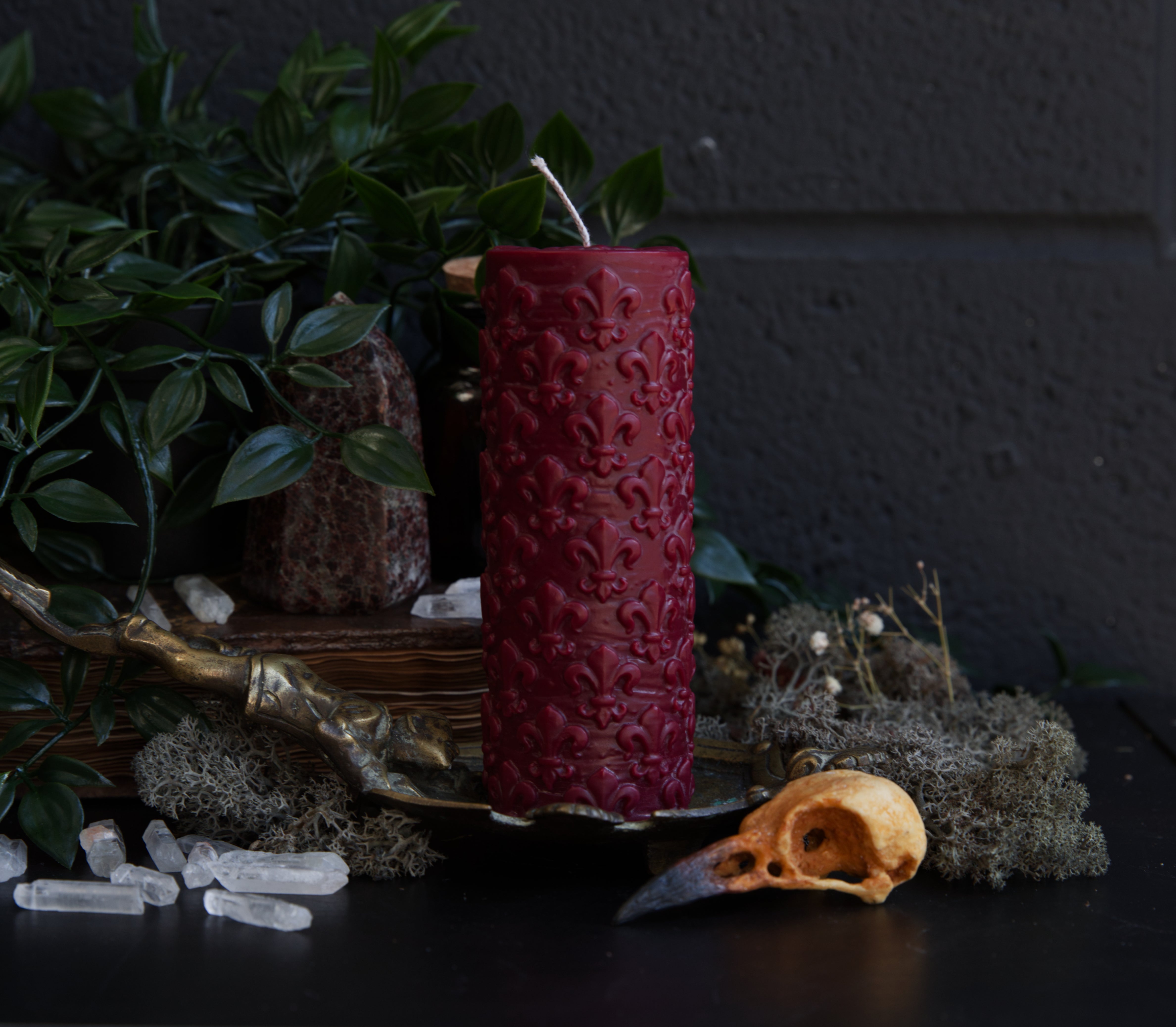 Crucifix Kiss Ornate Candle